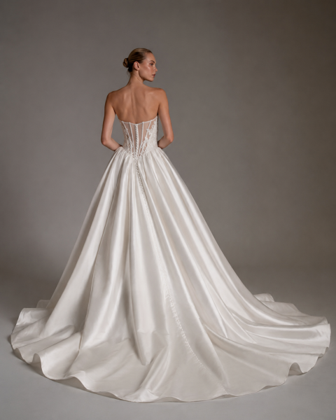 Satinbrautkleid mit Spitzenkorsage, Beinschlitz und Schleppe